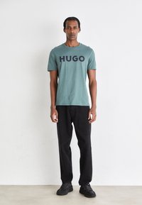 HUGO DULIVIO - Tricou cu imprimeu - dark green