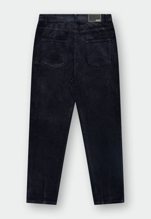 Pantalon en velours côtelé noir avec une coupe droite, présentant une texture lisse, deux poches arrière et une étiquette de marque à la taille.