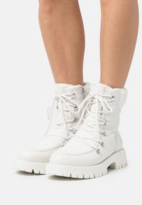 Tamaris - Lace-up ankle boots - white Thumbnail Image 1