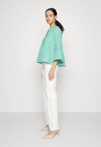 SUMMERY Copenhagen ELIZA BLOUSE - Blusa - vivid green