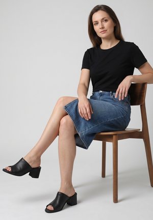VENEZIA, HEELED MULES - Natikače na petu - black