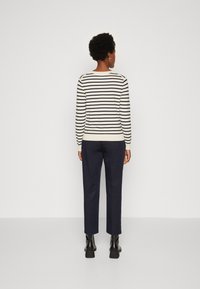 Tommy Hilfiger Strikkegenser - calico/desert sky