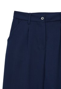 Pantaloni blu navy su misura con passanti per cintura, tasche laterali, pieghe frontali e chiusura con un solo bottone in vita.