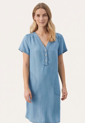 KAMINAS - Denimové šaty - light blue denim