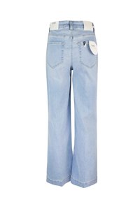 Jeans a gamba larga di colore azzurro chiaro con vita alta. Presentano due tasche posteriori e un'etichetta del marchio. Il tessuto in denim ha una consistenza liscia.