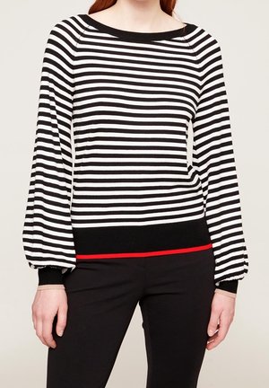 Stickad tröja - white