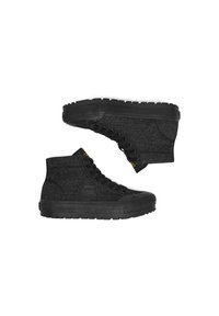 Augsti sporta apavi no melnas teksturētas auduma ar gumijas zolēm, ar šņorēm un sānu logotipa detaļām.