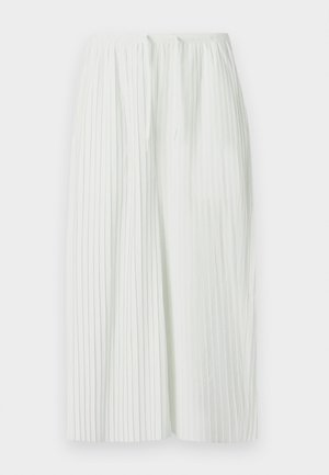 Falda blanca plisada con cintura ajustable mediante cordón, presenta líneas verticales y una textura suave, que cae justo por debajo de la rodilla.