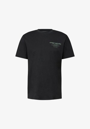 Zwart katoenen T-shirt met korte mouwen, ronde hals en groene tekstdetails. Eenvoudig ontwerp, klassieke pasvorm, zonder zichtbare patronen of accenten.