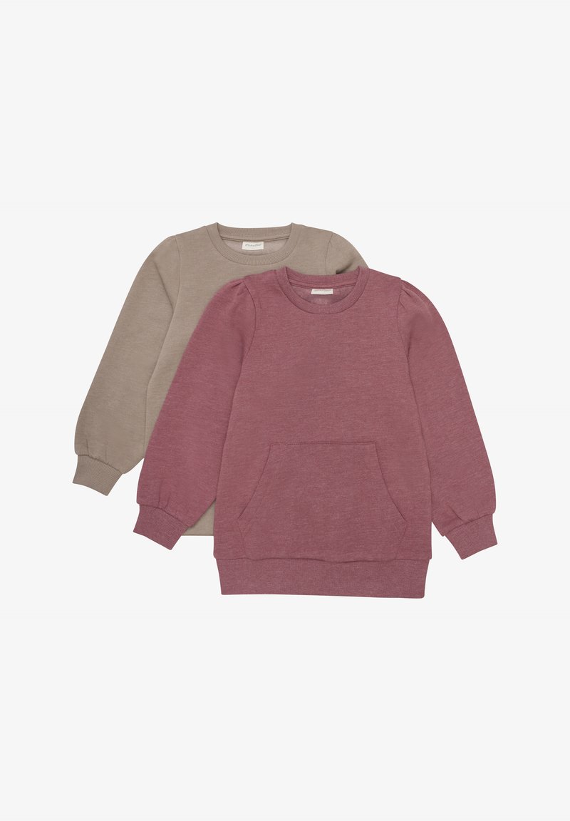 Két kapucnis pulóver: az egyik világos bézs színű, a másik rózsaszínű. Mindkettő hosszú ujjú, bordázott mandzsettával rendelkezik, és a rózsaszín pulóver elején van egy zseb.