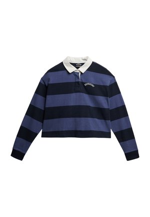 Camisa polo de manga larga recortada en rayas azul oscuro y claro, con cuello blanco y logo bordado en el pecho.