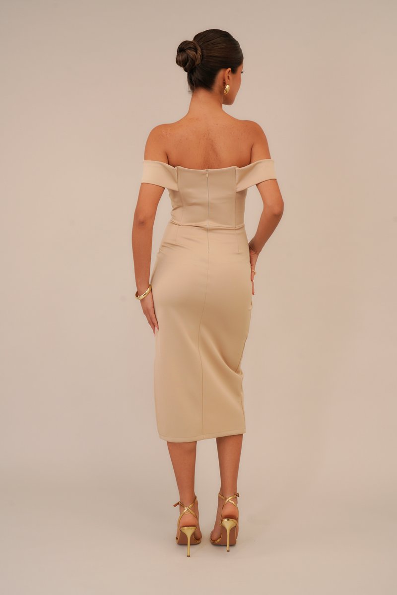 WAL G. WEDDING VINCENZO ROUCHED MIDI - Jersey dress - champagne/gold- coloured