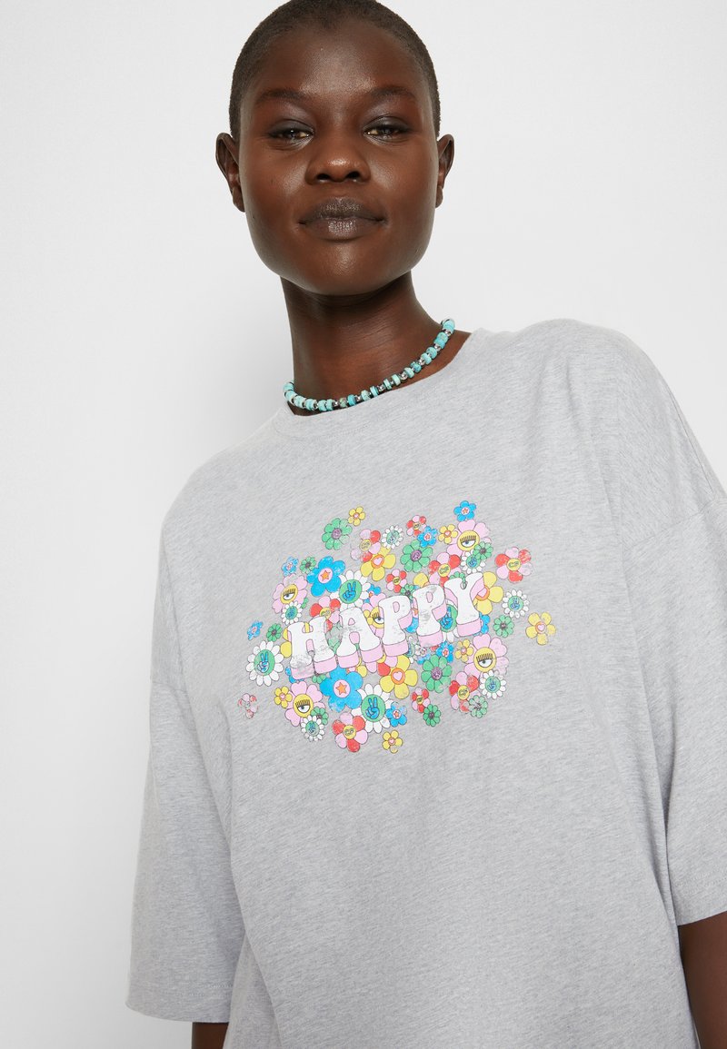 Damen Bekleidung | CHIARA FERRAGNI HAPPY T-Shirt print grigio melange/grau - SL58076 Damen Bekleidung | CHIARA FERRAGNI HAPPY T-Shirt print grigio melange/grau - SL58076