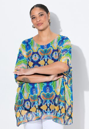 Blusa leggermente trasparente, multicolore, con un vivace motivo floreale nei toni del blu, verde, giallo e arancione; vestibilità ampia e maniche larghe.