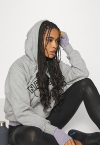 Nebbia ICONIC HERO WITH A HOODIE - Mikina - light grey