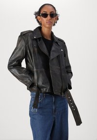 Selected Femme SLFNANA BIKER JACKET - Casaco de couro - black