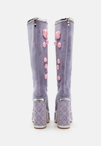 Koi Footwear GUILTLESS GHOST LACE UP PLATFORM LONG BOOT - Čižmy na šnurovanie - lilac