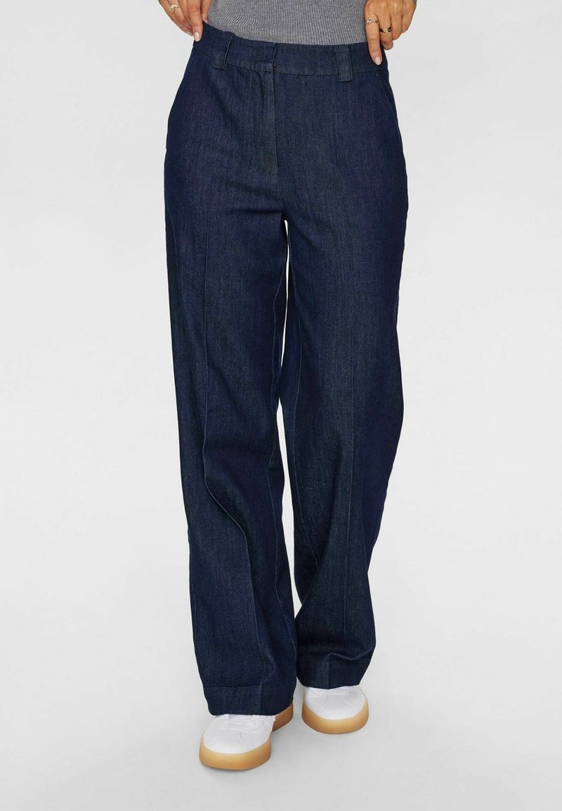 Nümph NUALETTA PANTS - Jeans Relaxed Fit - dark blue denim