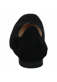 Schwarze Wildleder-Ballerinas mit runder Spitze, offener Ferse und glattem Innenfutter. Die Sohle ist flach und aus strapazierfähigem Material gefertigt.