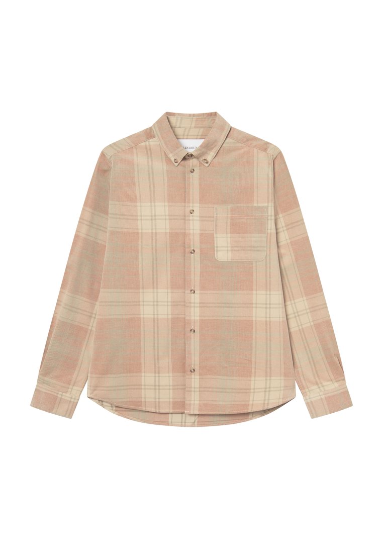 Μακρυμάνικο πουκάμισο από μαλακό ύφασμα, με ροζ και μπεζ καρό σχέδιο, κουμπιά μπροστά και μία τσέπη στο στήθος.
