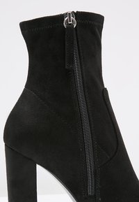Steve Madden Botki na obcasie