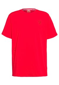 Camiseta de hombre de manga corta roja con cuello redondo y un sutil logotipo bordado de un puma rugiente en el lado izquierdo del pecho.