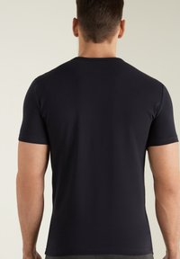 Tezenis THERMO ROUND NECK - Jednoduché tričko - schwarz - deep blue