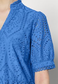 YAS HOLI - Vestido de dia - ultramarine