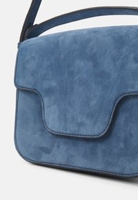 Becksöndergaard IRIS BAG - Mala a tiracolo - coronet blue