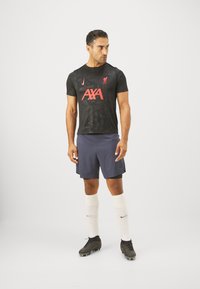 Nike Performance LIVERPOOL FC M NK DF ACDPR TOPK PM 3R - Klubbklær - black/chrome yellow/global red