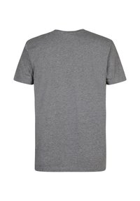 Camiseta gris de manga corta hecha de una mezcla de algodón. Presenta un cuello redondo y una textura lisa y uniforme, sin logotipos ni patrones visibles.