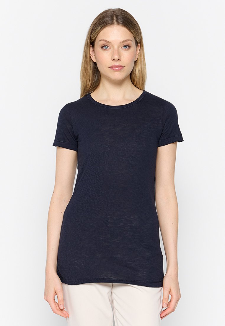 Marineblaues Kurzarm-T-Shirt aus leichtem Stoff, mit rundem Ausschnitt und lässiger Passform, auf der eine glatte, leicht strukturierte Oberfläche zu finden ist.