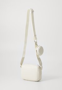 BOSS ADDISON CROSSBODY - Skulderveske - open white