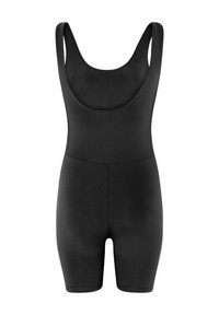 Czarny dopasowany kombinezon bez rękawów z okrągłym dekoltem i szortami do połowy uda, bezszwowy elastyczny materiał.