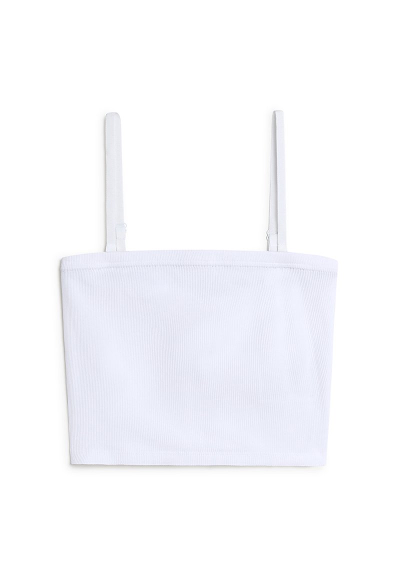 Top corto blanco con relieve, tirantes finos ajustables y escote recto. La textura de la tela parece suave y ligeramente elástica.