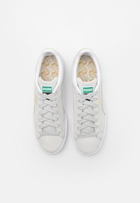 Puma SUEDE CLASSIC XXI UNISEX - Sapatilhas - gray violet/white