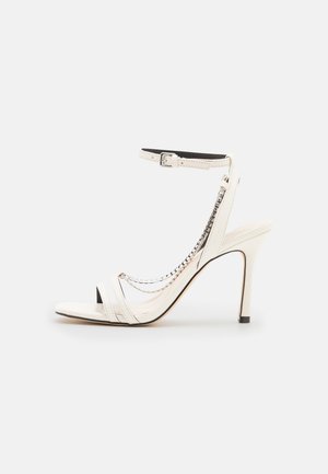 ONLY SHOES ONLALYX CHAIN - Sandále - white