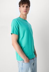GANT SHIELD - T-Shirt basic - türkis/lagoon blue