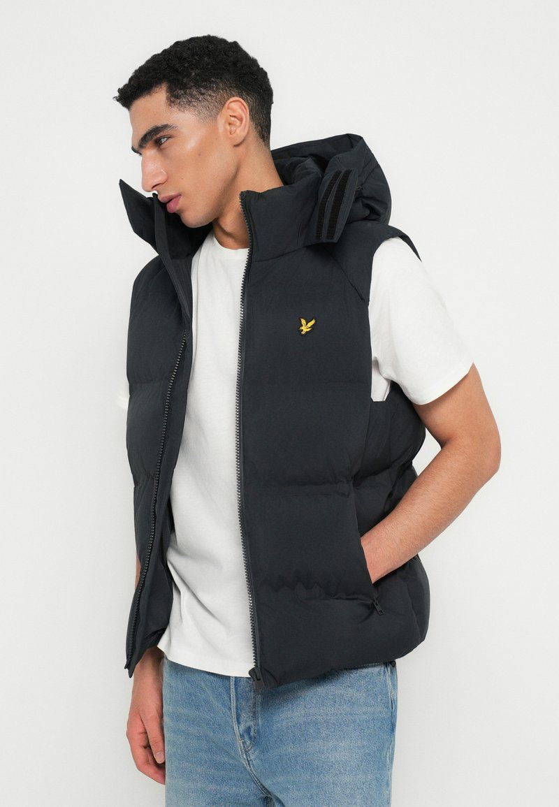 Chaleco Acolchado Lyle & Scott Hombre - Nylon Ripstop, Cuello Alto, Cremallera