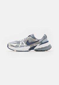 Unselected, wolf grey/midnight navy/cool grey/white/black