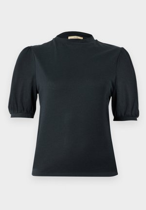 Top negro de manga corta con cuello alto y mangas abullonadas. Confeccionado con una tela suave y ligera, tiene un diseño ajustado y sin estampados destacados.