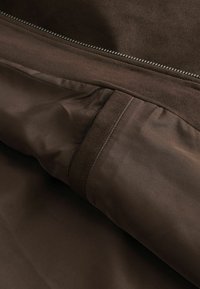 Thumbnail Image 8