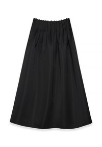 Falda negra hecha de una tela suave con cintura elástica y pliegues, que presenta un diseño fluido que llega a la mitad de la pantorrilla.