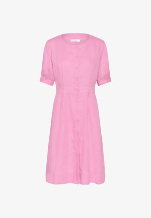 Ružové ľanové šaty s okrúhlym výstrihom, krátkymi rukávmi a prednými gombíkmi. Priliehavý pás a voľná sukňa s dĺžkou po kolená.