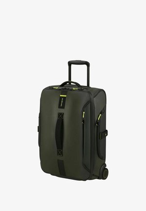 Valise souple à roues de couleur vert foncé avec poignée télescopique, poignée avant, poches latérales et accents de fermeture éclair jaunes.