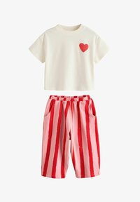 Non sélectionné, red heart