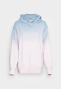 Sudadera de ombré azul claro a rosa pálido con una textura suave, mangas largas, un bolsillo canguro y capucha ajustable con cordón.