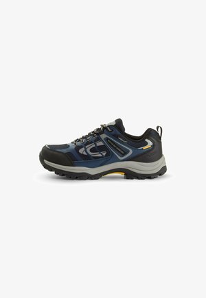 Outdoor-Schuhe mit einem dunkelblauen Mesh-Obermaterial, einer schwarzen Gummikappe, einer grauen Zwischensohle und einer strukturierten Außensohle mit gelben Akzenten.
