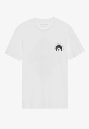 Witte katoenen T-shirt met korte mouwen, voorzien van een zwart grafisch ontwerp op de linkerborst. Het ontwerp lijkt op een halve cirkel met stralen.