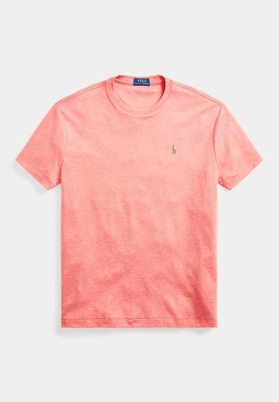 Κοραλλί ροζ κοντομάνικο T-shirt με κωδικό crewneck και μικρό κεντημένο λογότυπο Polo Ralph Lauren στο αριστερό στήθος.